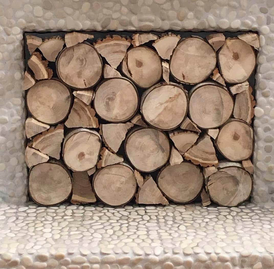 Square fireplace insert with stacked logs