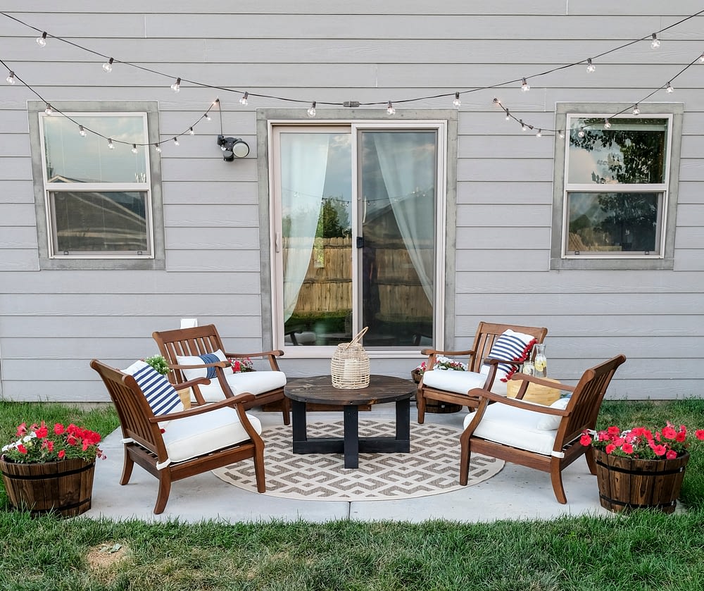 outdoor patio makeover complete with DIY string lights